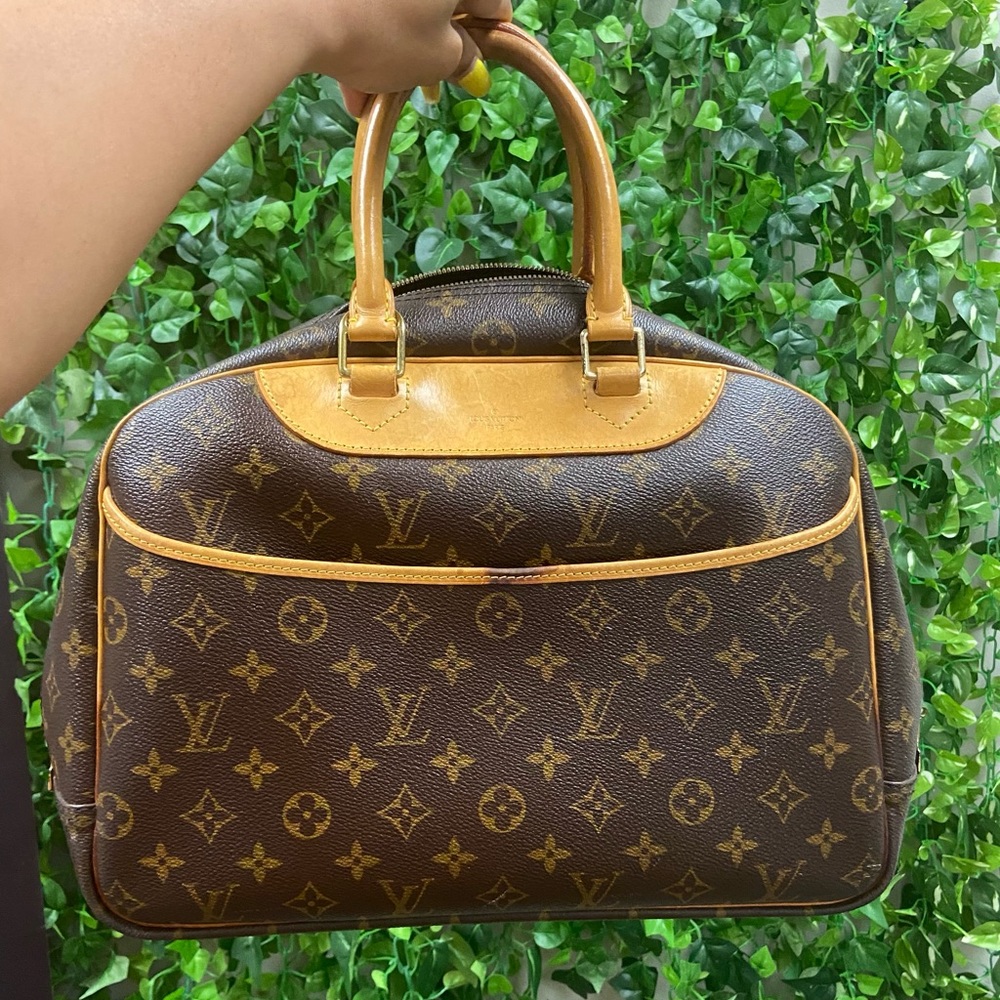 Authentic Louis Vuitton Deauville